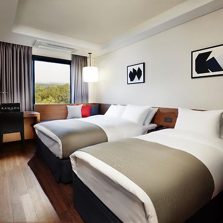 Hotel Ramada By Wyndham Gunsan Exterior foto