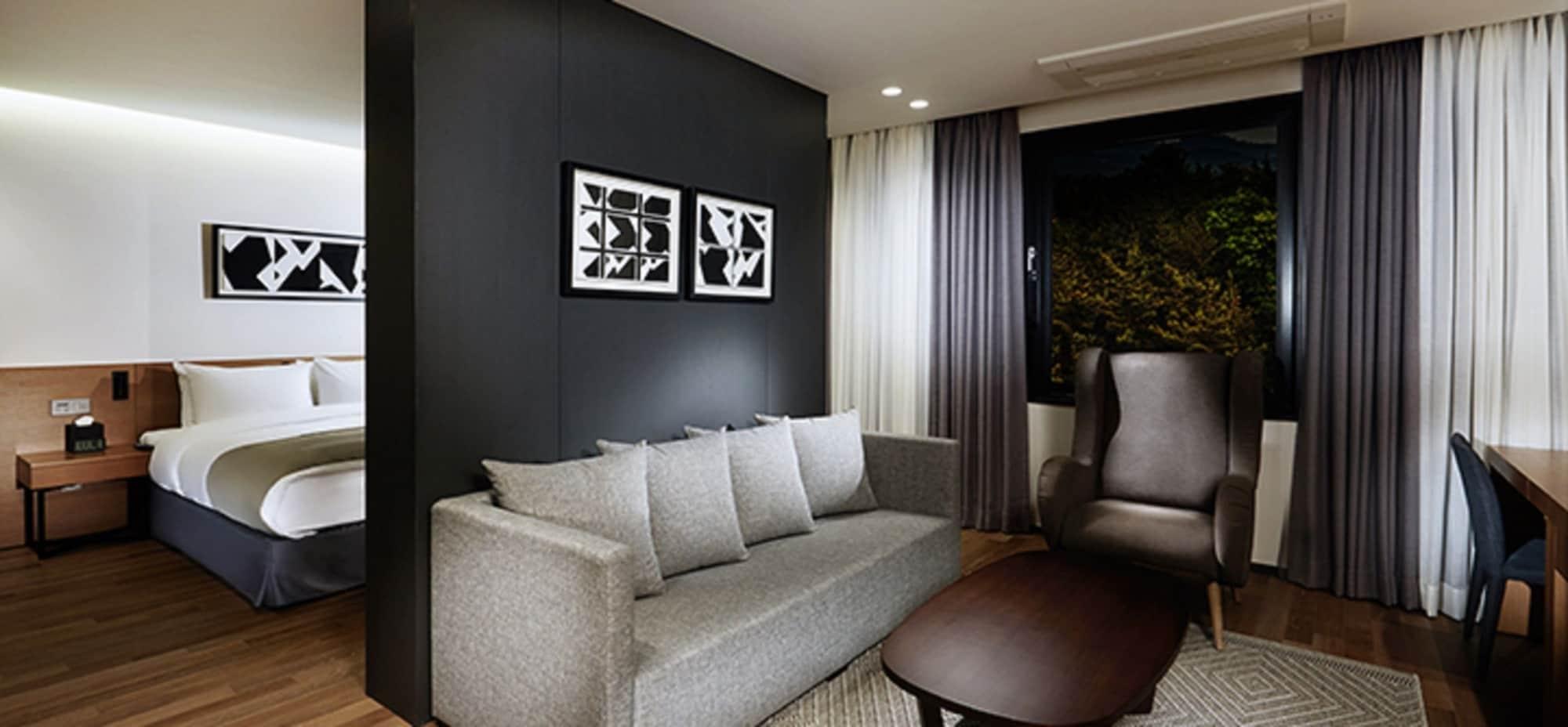 Hotel Ramada By Wyndham Gunsan Exterior foto