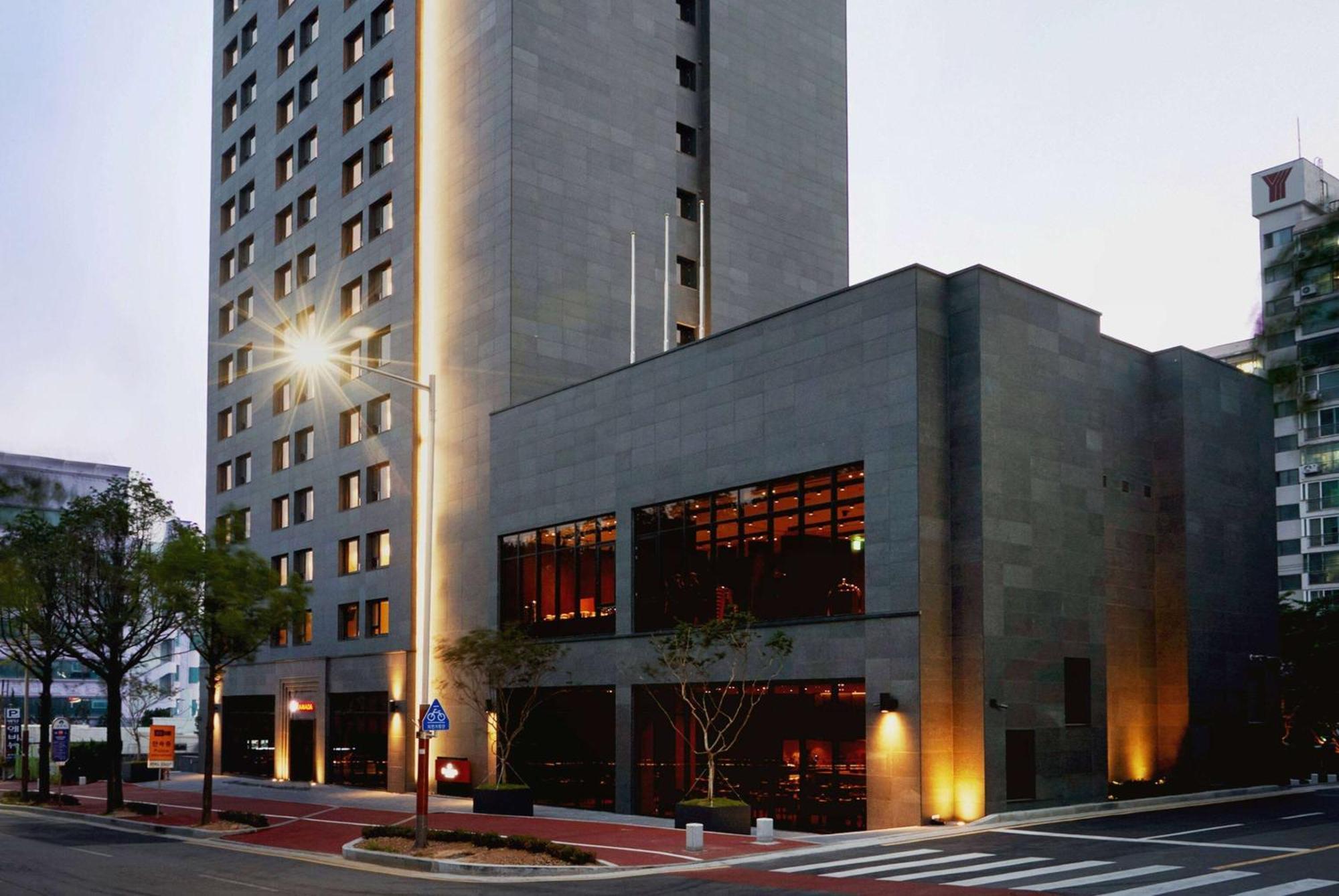 Hotel Ramada By Wyndham Gunsan Exterior foto