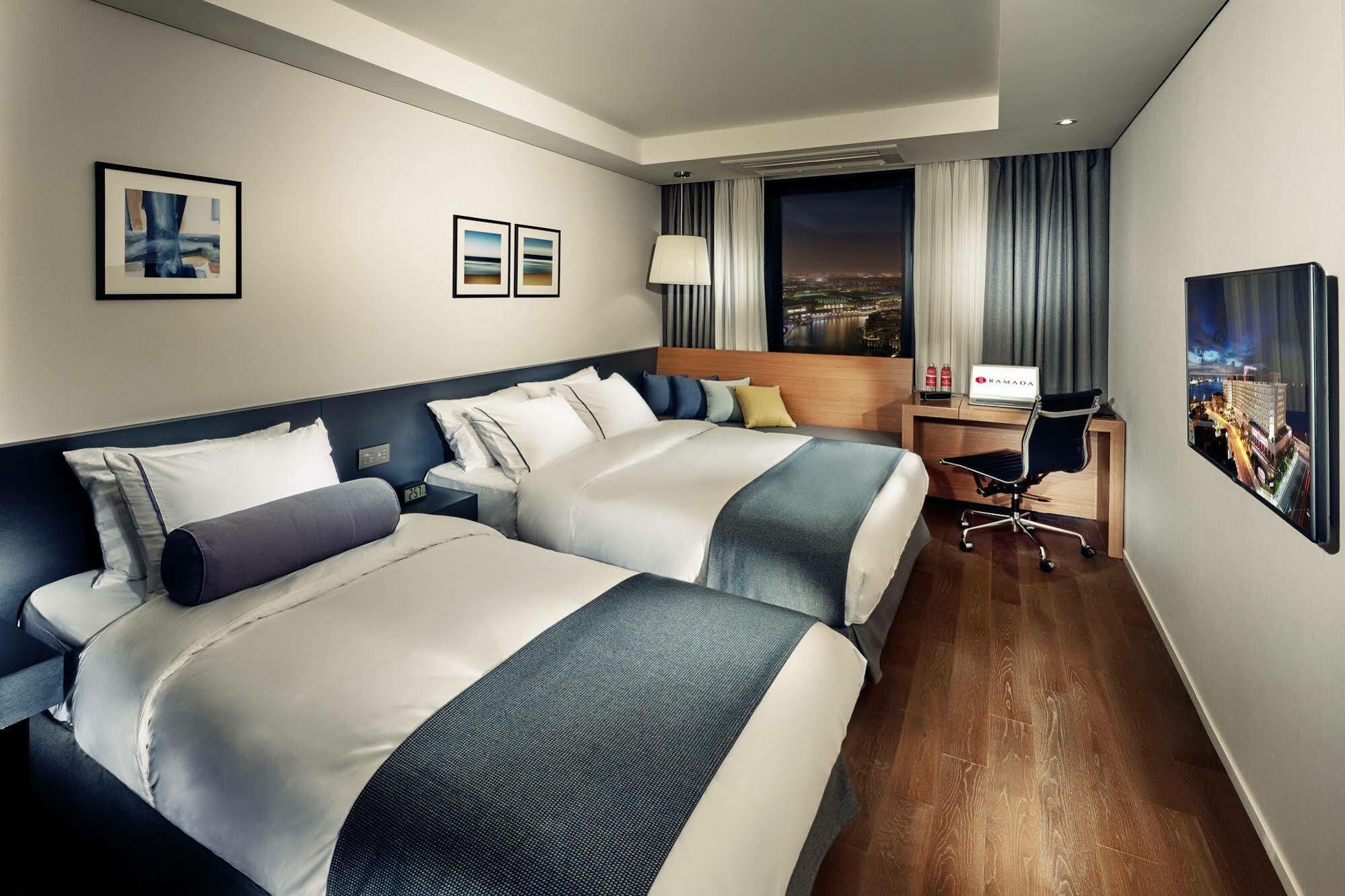 Hotel Ramada By Wyndham Gunsan Exterior foto